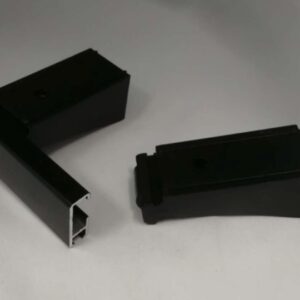 Peruskiskon seinäkannake musta 6cm, 4kpl