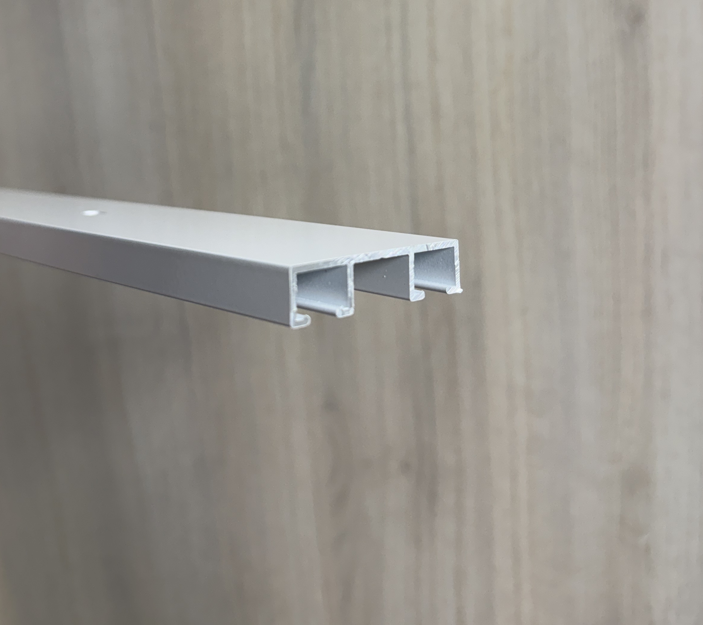 2-urainen verhokisko, suosituin malli 73mm