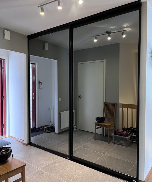 C4FB85CD-94CB-4EE0-8B1F-C117BC44BCF0