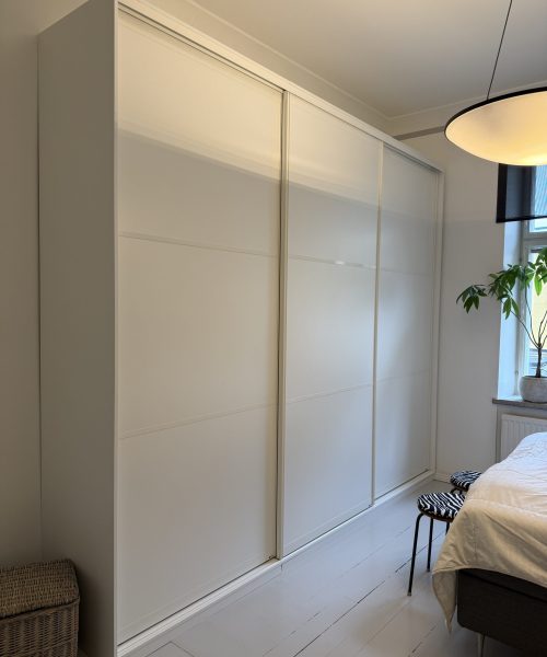 liukuovikaapisto valkoinen sileä