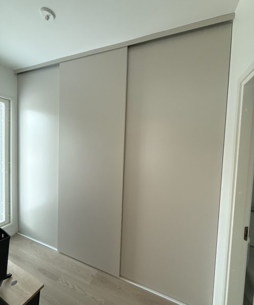 kehyksetön liukuovet, omalla sävyllä