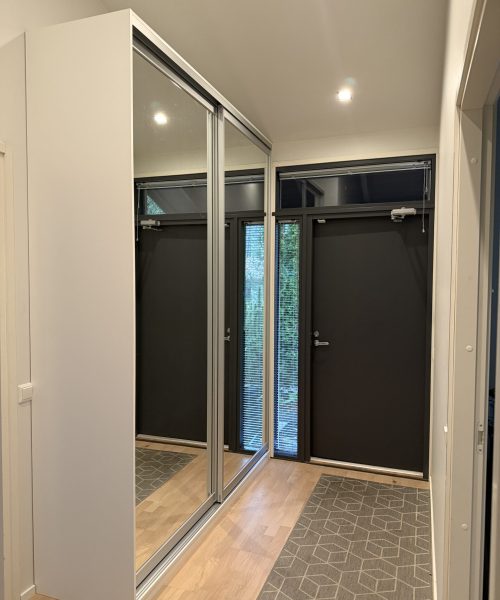 liukuovikaapisto peili/hopea